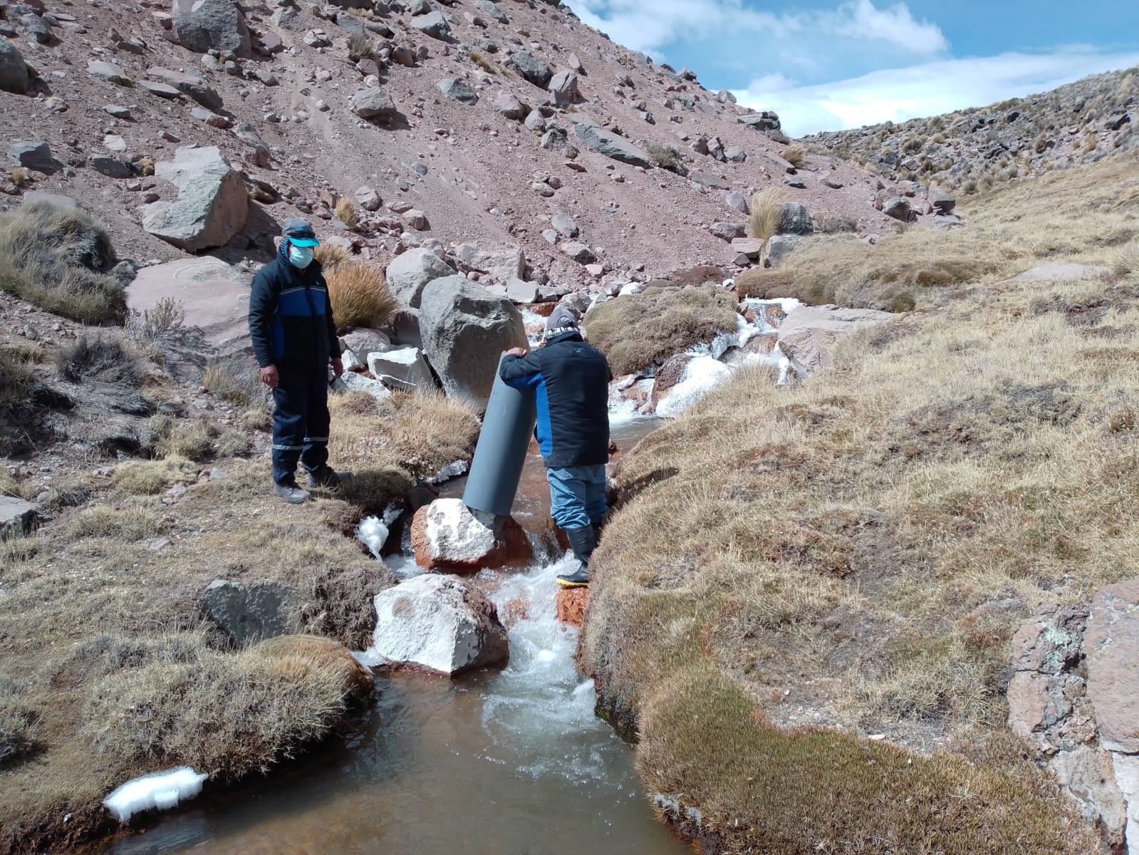 EPS Moquegua con avance del 50% en construcción de zanjas de infiltración para conservar y preservar fuentes de agua natural