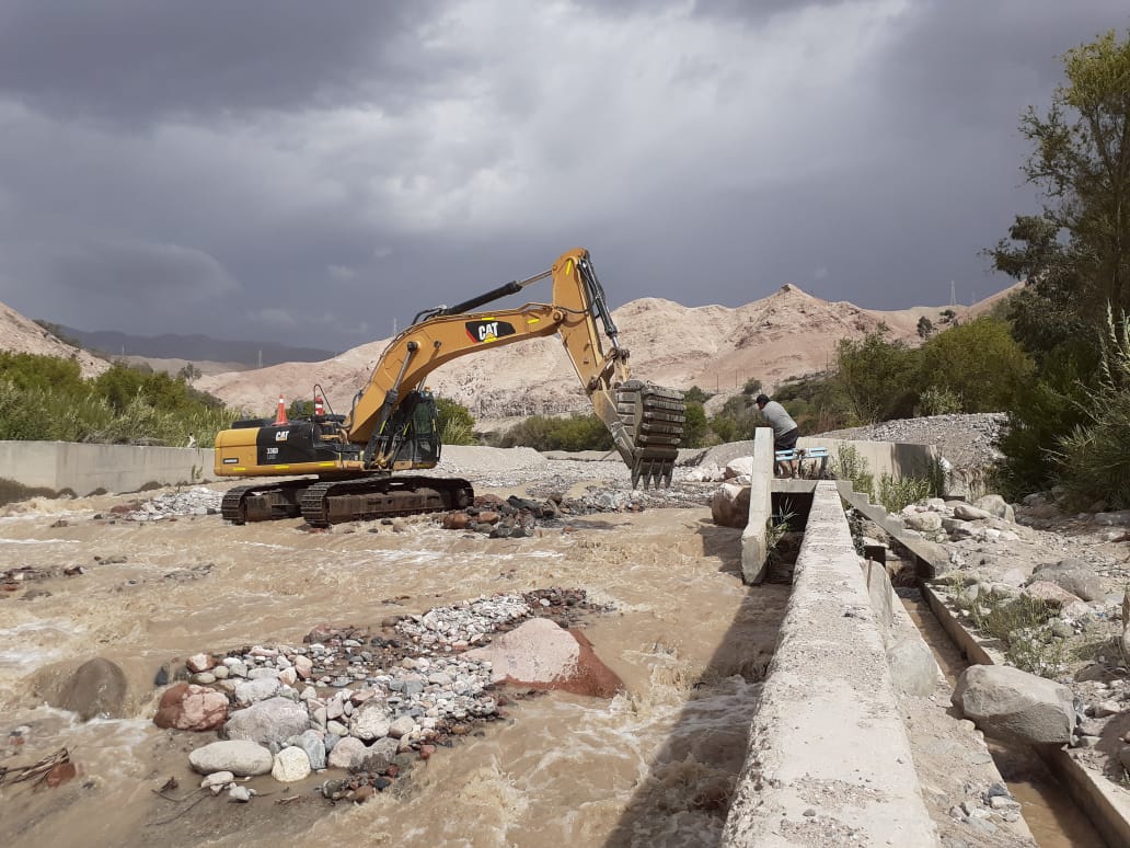 EPS MOQUEGUA REALIZA TRABAJOS PREVENTIVOS PARA GARANTIZAR EL SERVICIO DE AGUA DURANTE TEMPORADA DE LLUVIAS